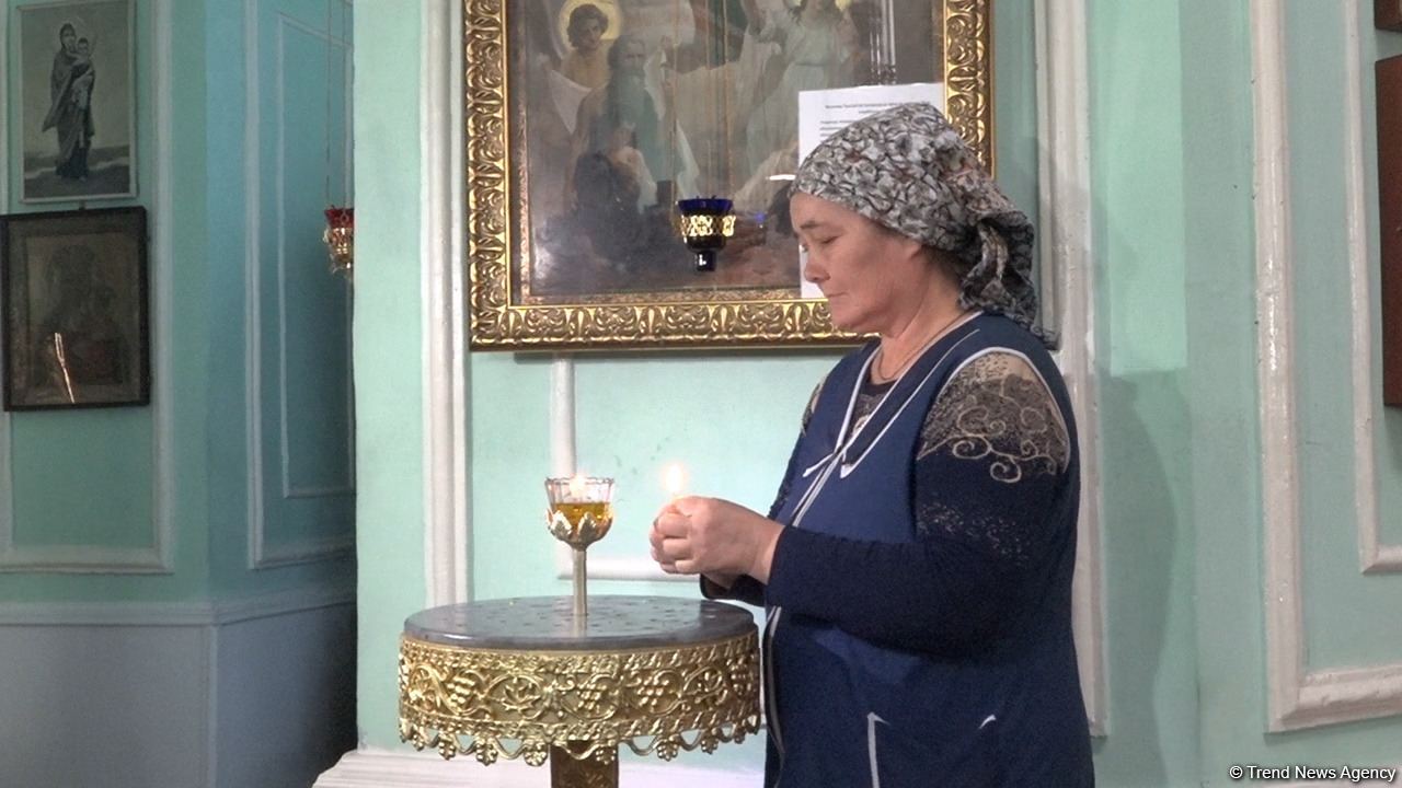 В церкви в Гяндже прошла поминальная служба по жертвам ракетных обстрелов Армении (ФОТО)