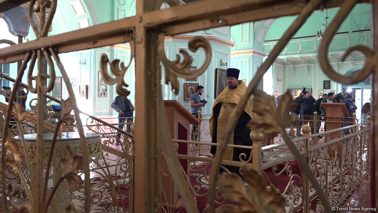 В церкви в Гяндже прошла поминальная служба по жертвам ракетных обстрелов Армении (ФОТО)