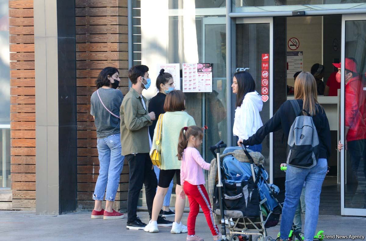 Почему в Азербайджане растет число инфицированных COVID-19? (ФОТОРЕПОРТАЖ)