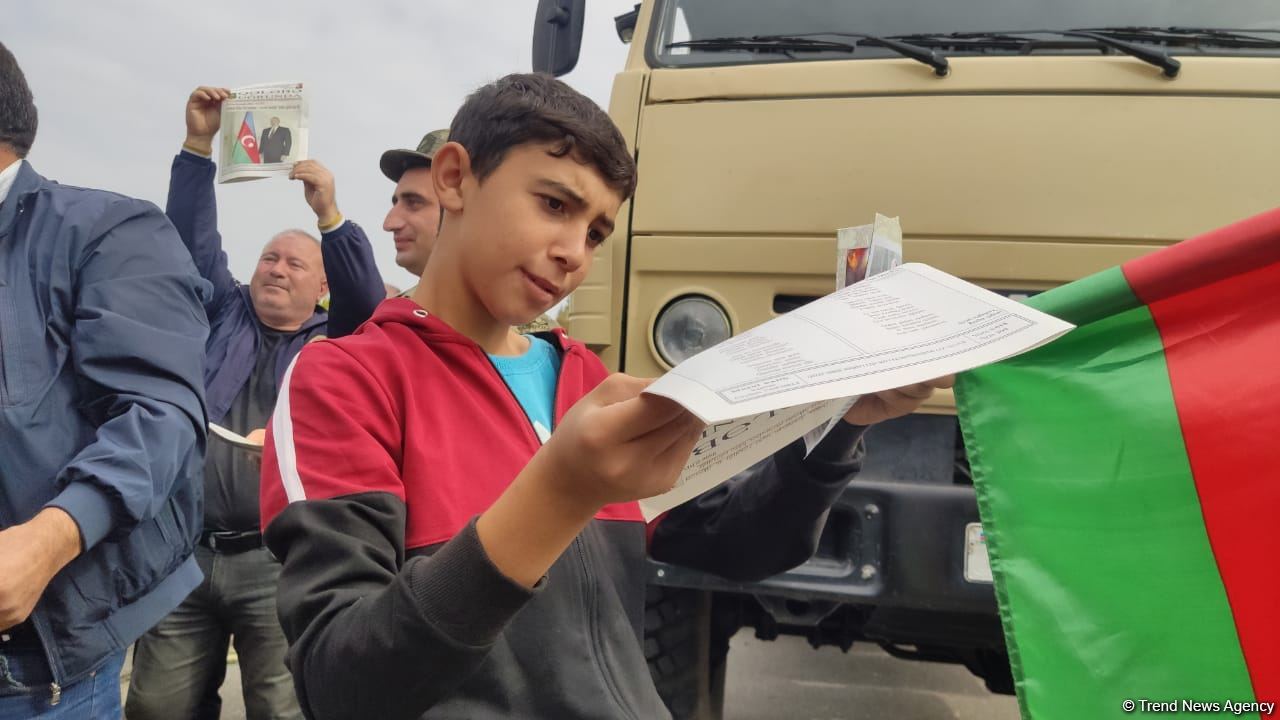 Вынужденные переселенцы из Ходжавенда провели "Знаменный марш" (ФОТО)