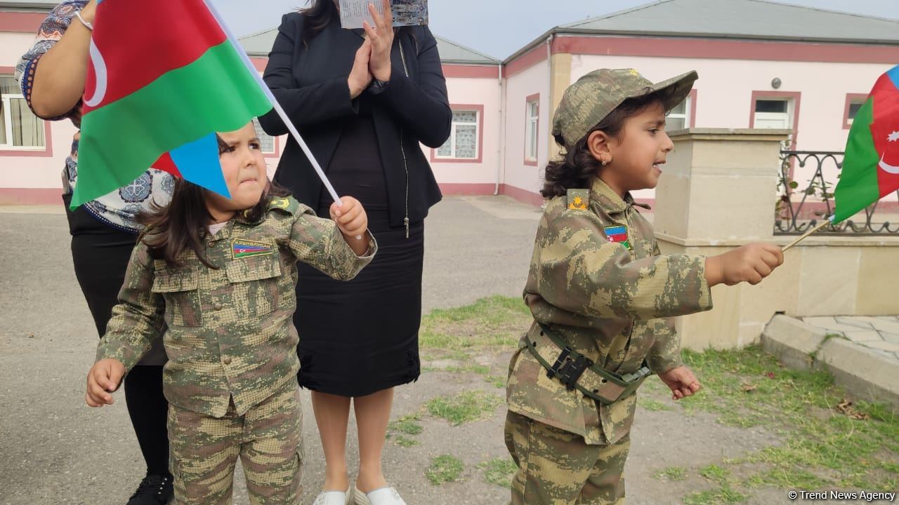 Вынужденные переселенцы из Ходжавенда провели "Знаменный марш" (ФОТО)