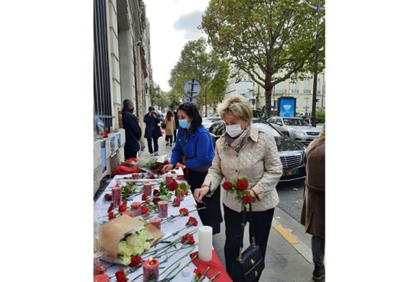 В Париже чтут память мирных жителей Гянджи, ставших жертвами армянской агрессии (ФОТО)