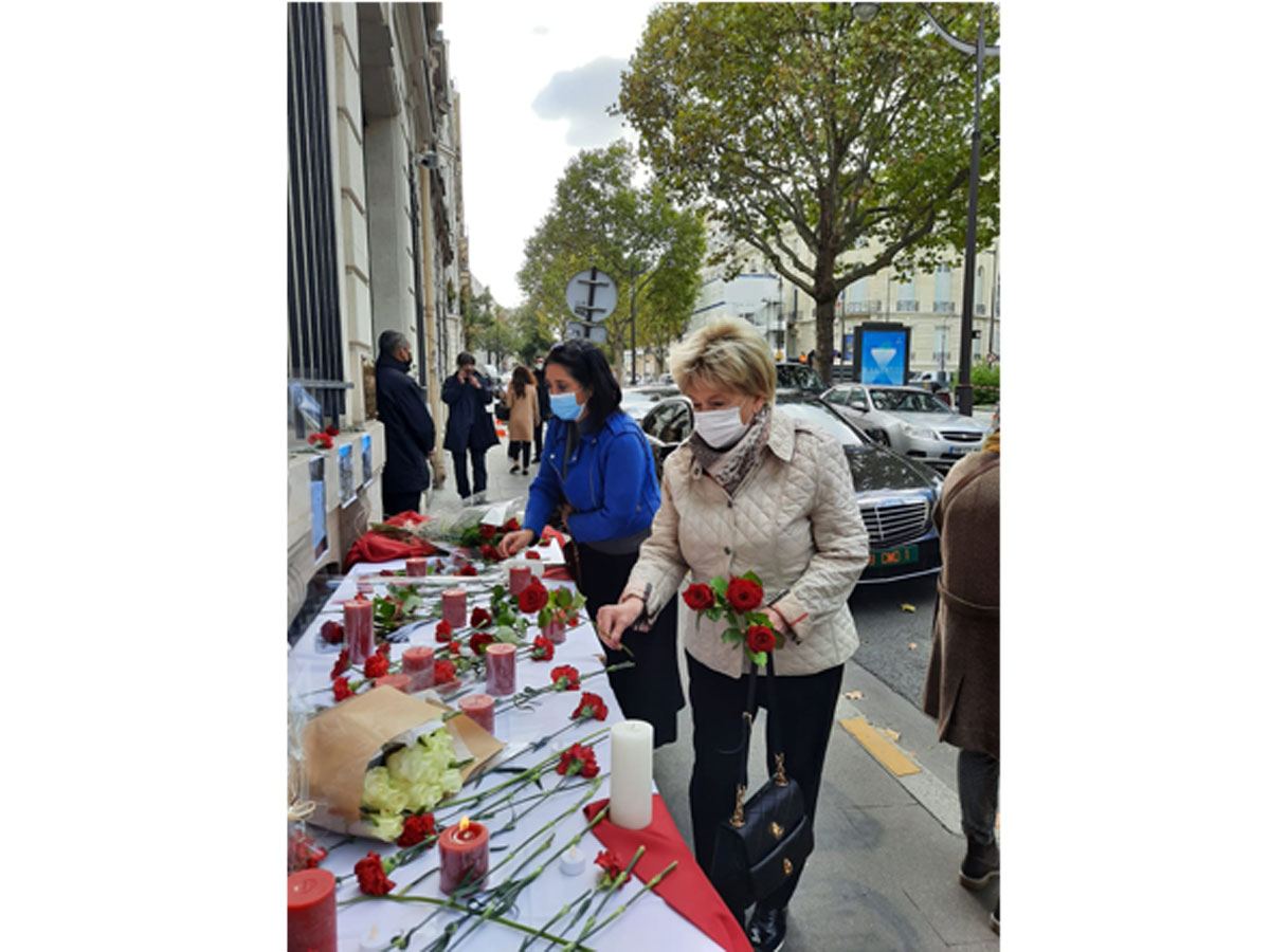 В Париже чтут память мирных жителей Гянджи, ставших жертвами армянской агрессии (ФОТО)
