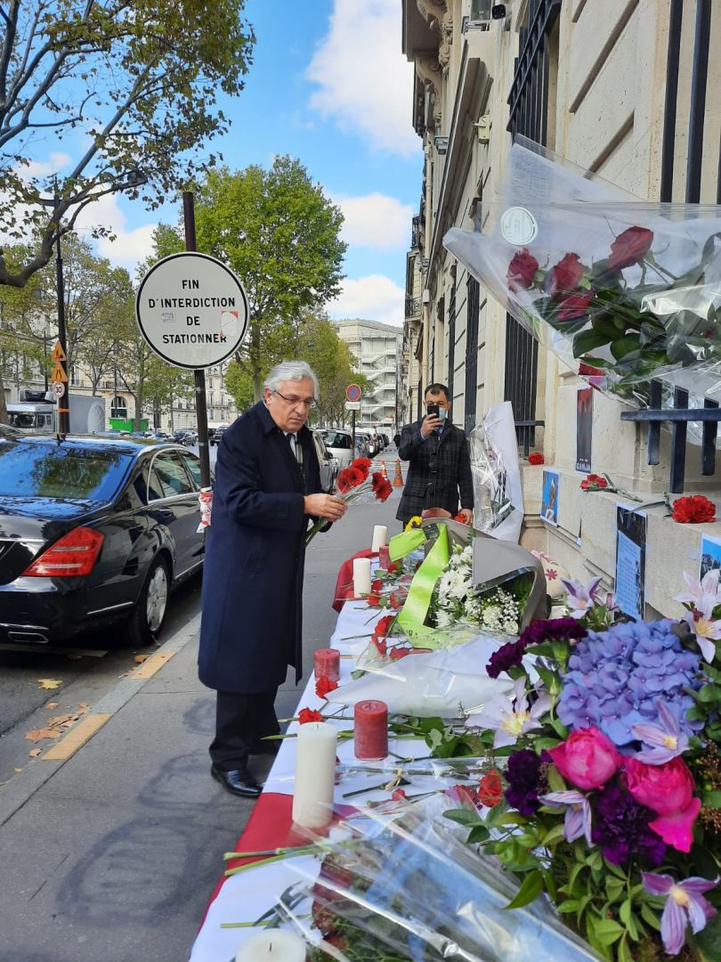 В Париже чтут память мирных жителей Гянджи, ставших жертвами армянской агрессии (ФОТО)