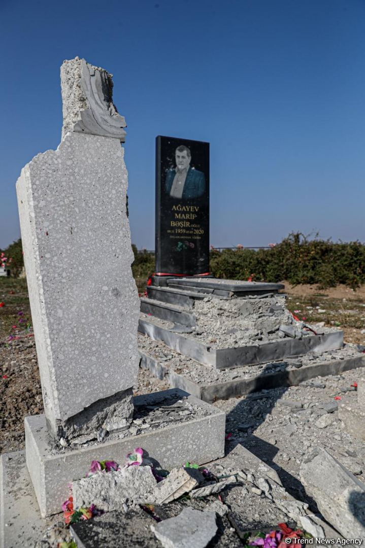 ВС Армении подвергли умышленному обстрелу кладбище в Агдаме (ФОТО)