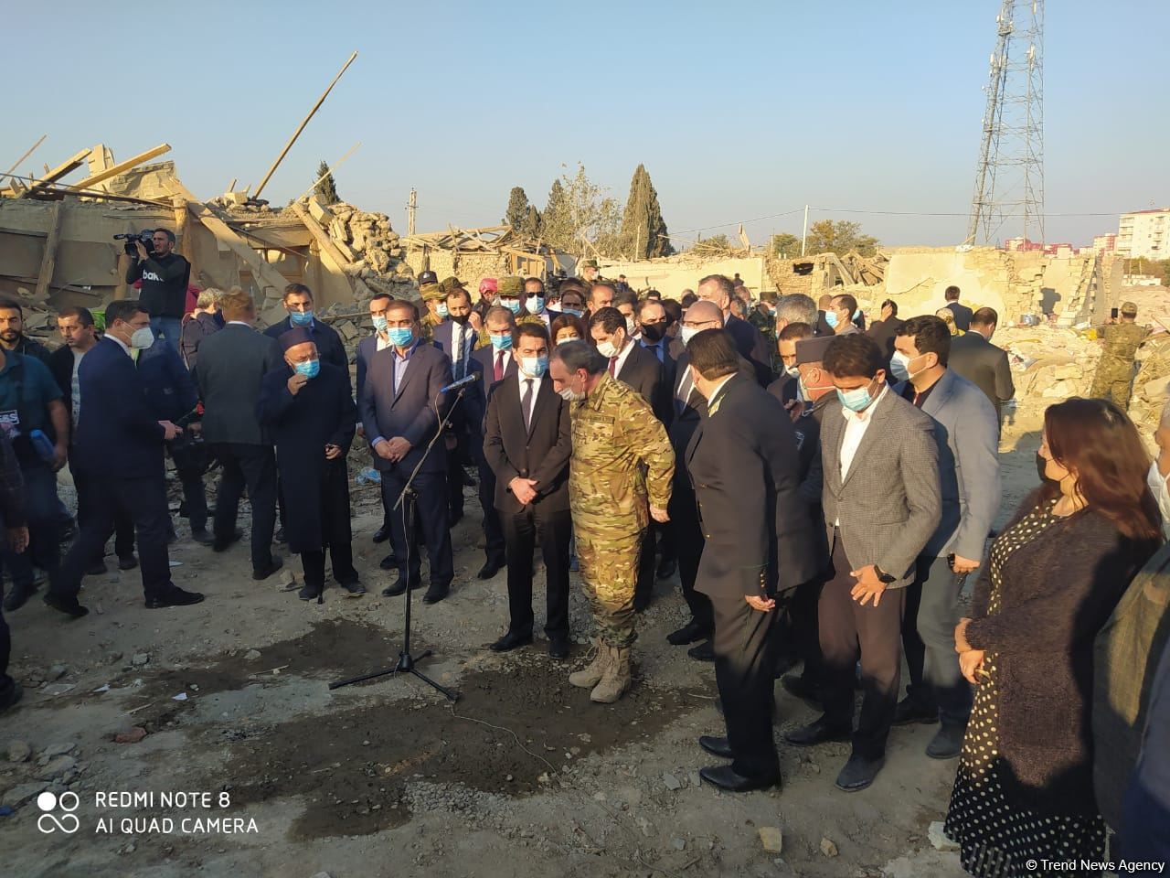 Помощник Президента Азербайджана и представители дипкорпусов прибыли в Гянджу на место происшествия (ФОТО/ВИДЕО)