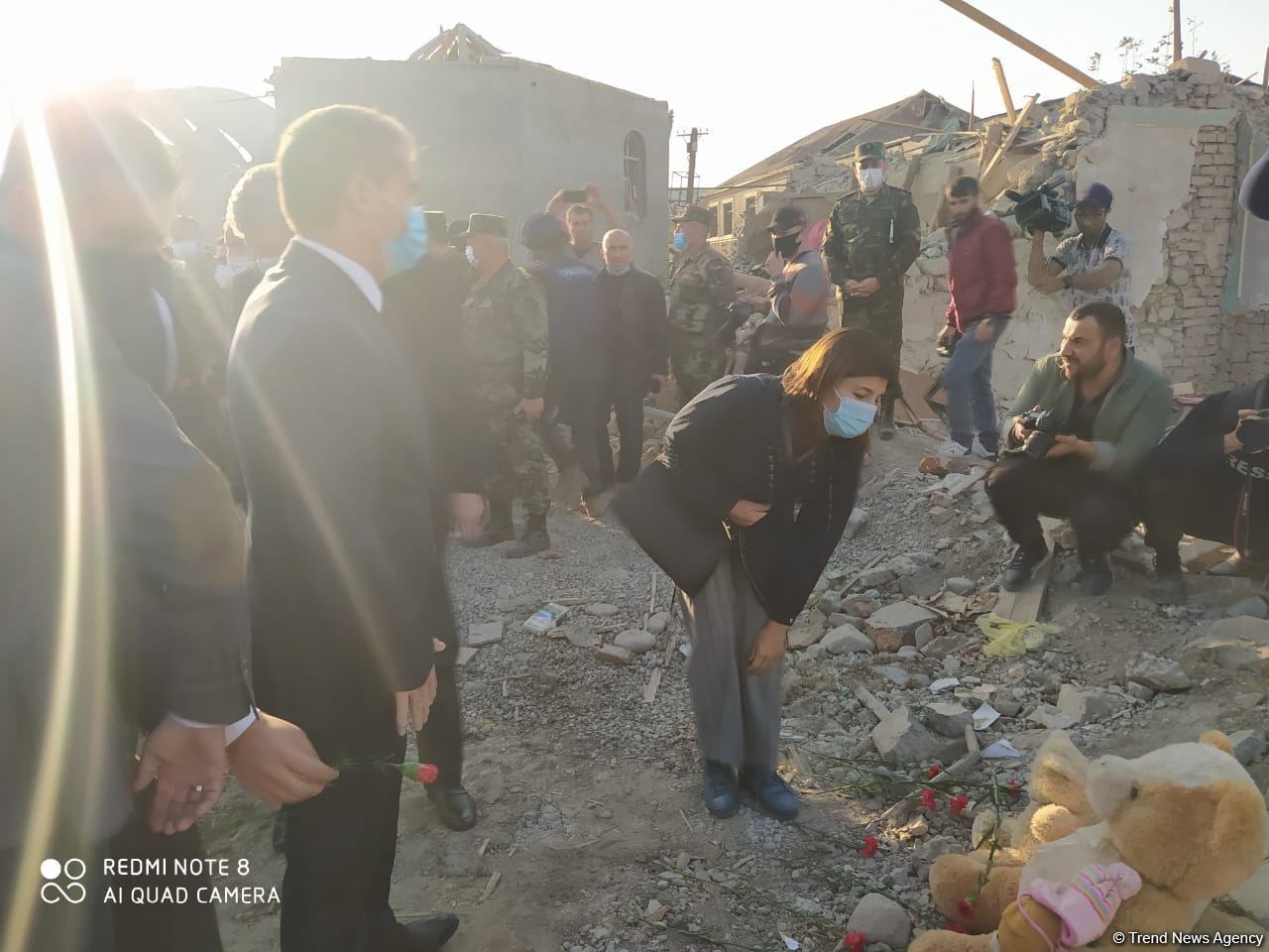 Помощник Президента Азербайджана и представители дипкорпусов прибыли в Гянджу на место происшествия (ФОТО/ВИДЕО)