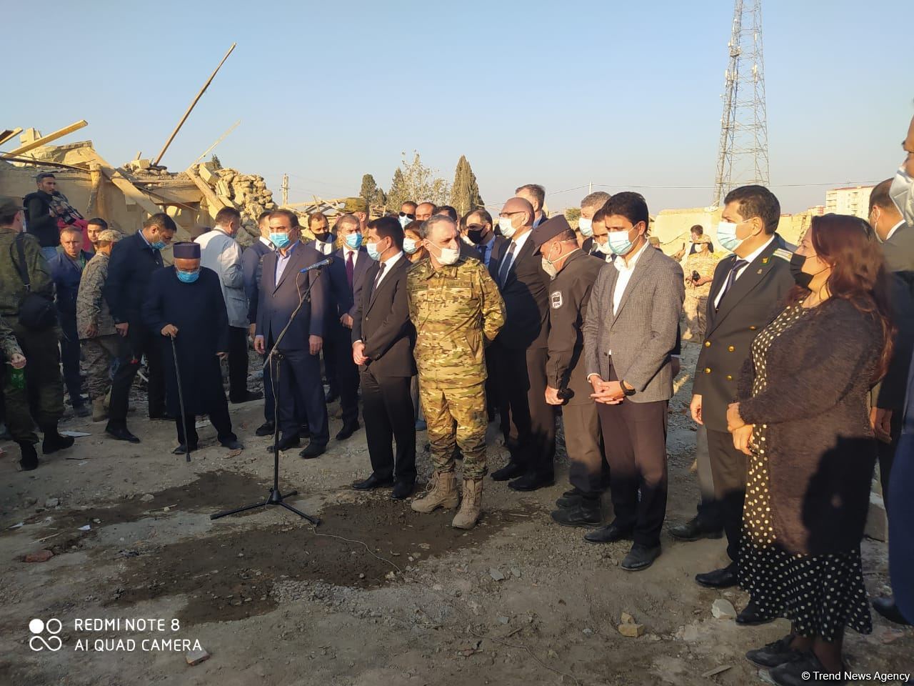 Помощник Президента Азербайджана и представители дипкорпусов прибыли в Гянджу на место происшествия (ФОТО/ВИДЕО)