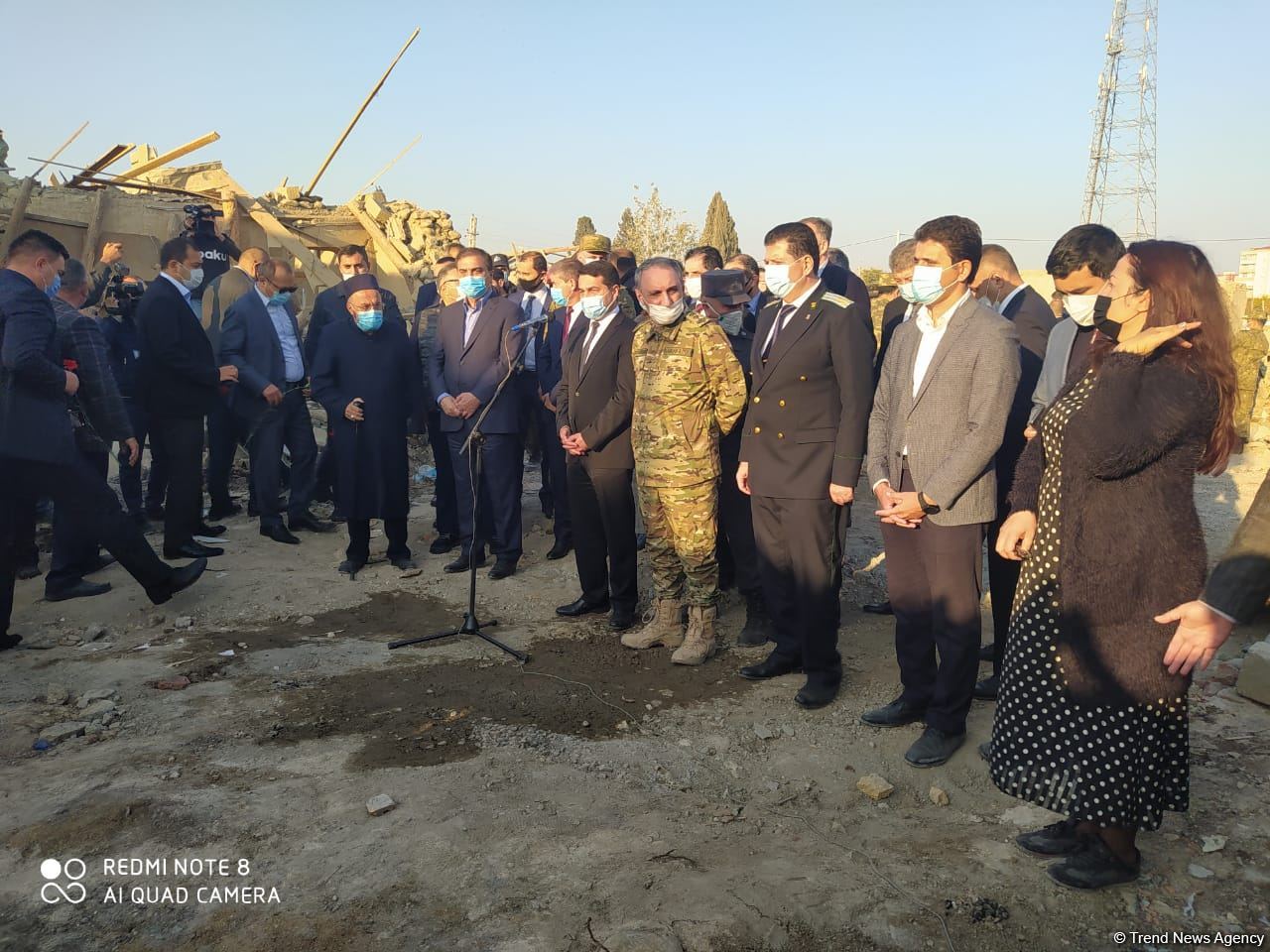 Помощник Президента Азербайджана и представители дипкорпусов прибыли в Гянджу на место происшествия (ФОТО/ВИДЕО)