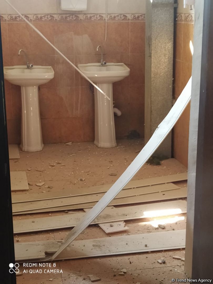 ВС Армении выпустили два снаряда по школе в Тертере (ФОТО)