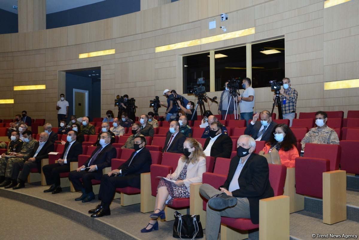 В Университете ADA прошла встреча  с дипломатами по террору в Гяндже (ФОТО)