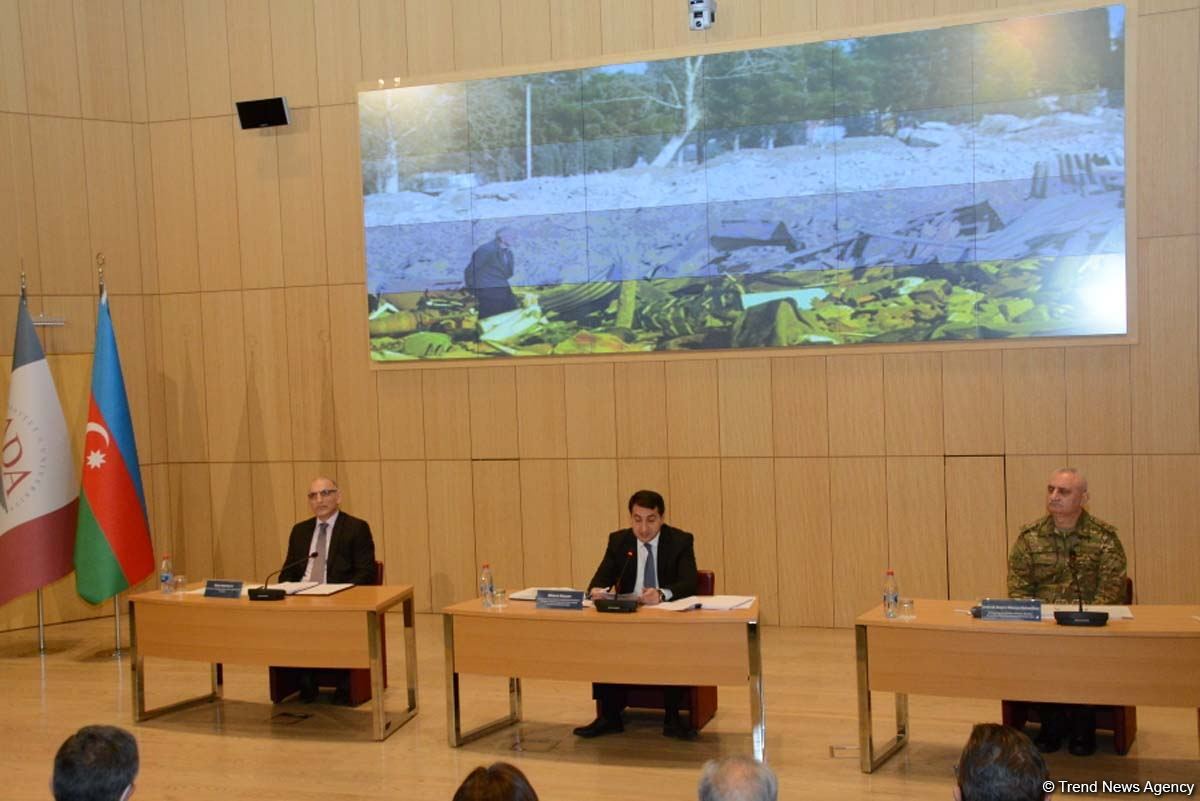 В Университете ADA прошла встреча  с дипломатами по террору в Гяндже (ФОТО)