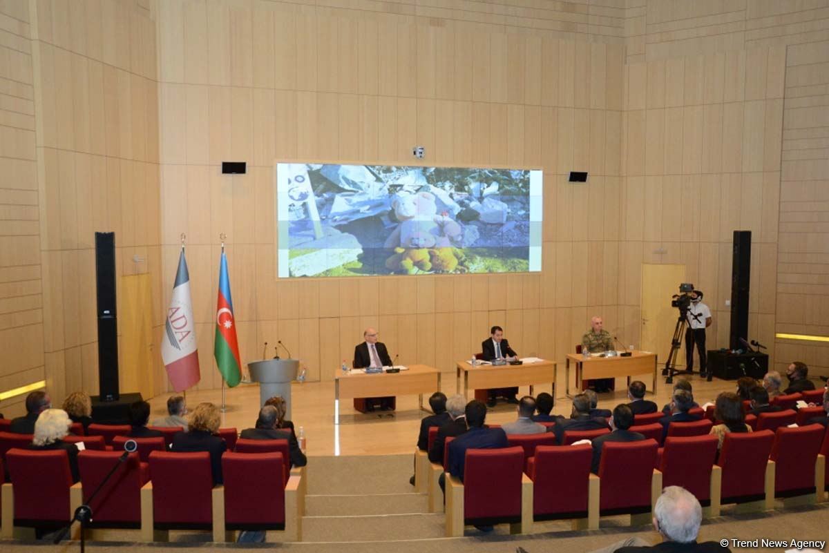 В Университете ADA прошла встреча  с дипломатами по террору в Гяндже (ФОТО)