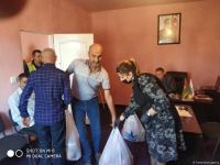 По инициативе депутата Севиль Микаиловой в Худате оказана помощь семьям, чьи дети находятся на военной службе (ФОТО)