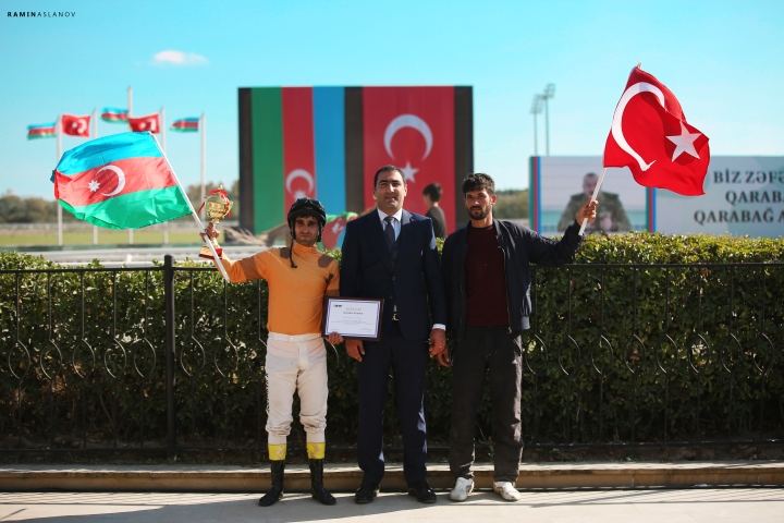 В Баку прошел парад на Карабахских скакунах в честь освободительной миссии армии Азербайджана (ВИДЕО, ФОТО)