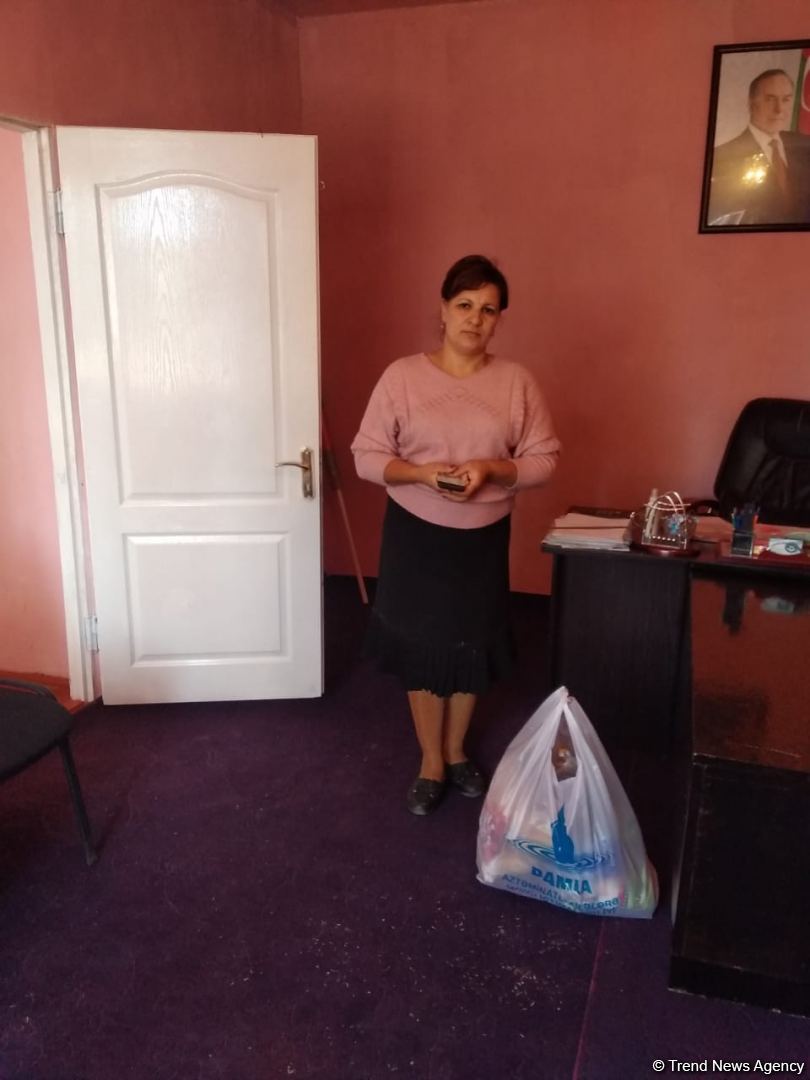 По инициативе депутата Севиль Микаиловой в Худате оказана помощь семьям, чьи дети находятся на военной службе (ФОТО)