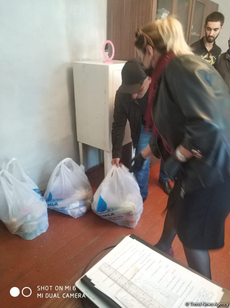 По инициативе депутата Севиль Микаиловой в Худате оказана помощь семьям, чьи дети находятся на военной службе (ФОТО)