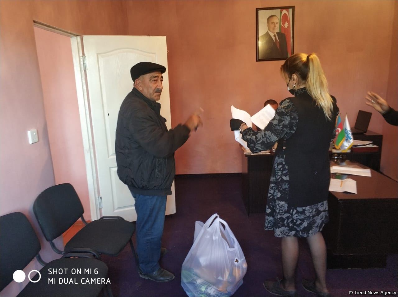 По инициативе депутата Севиль Микаиловой в Худате оказана помощь семьям, чьи дети находятся на военной службе (ФОТО)