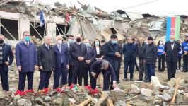 ПЕА будет выплачивать пособие детям, потерявшим родителей во время ракетной атаки армянских ВС на Гянджу (ФОТО)