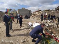 Посол Израиля побывал на месте ракетных ударов армянских ВС по Гяндже  (ФОТО)