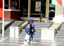 Соблюдают ли правила карантина жители Баку? (ФОТОРЕПОРТАЖ)