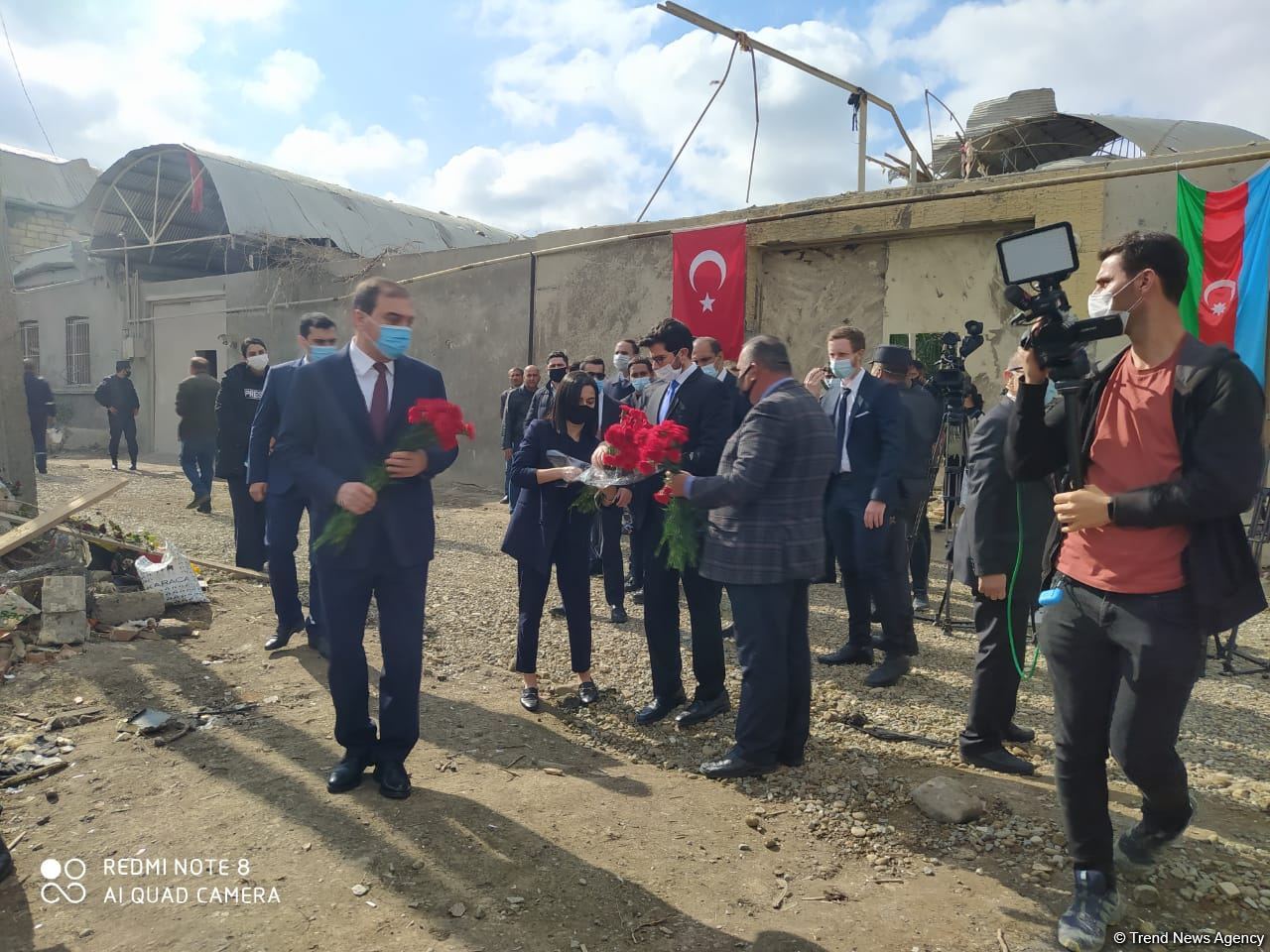 Посол Израиля побывал на месте ракетных ударов армянских ВС по Гяндже  (ФОТО)