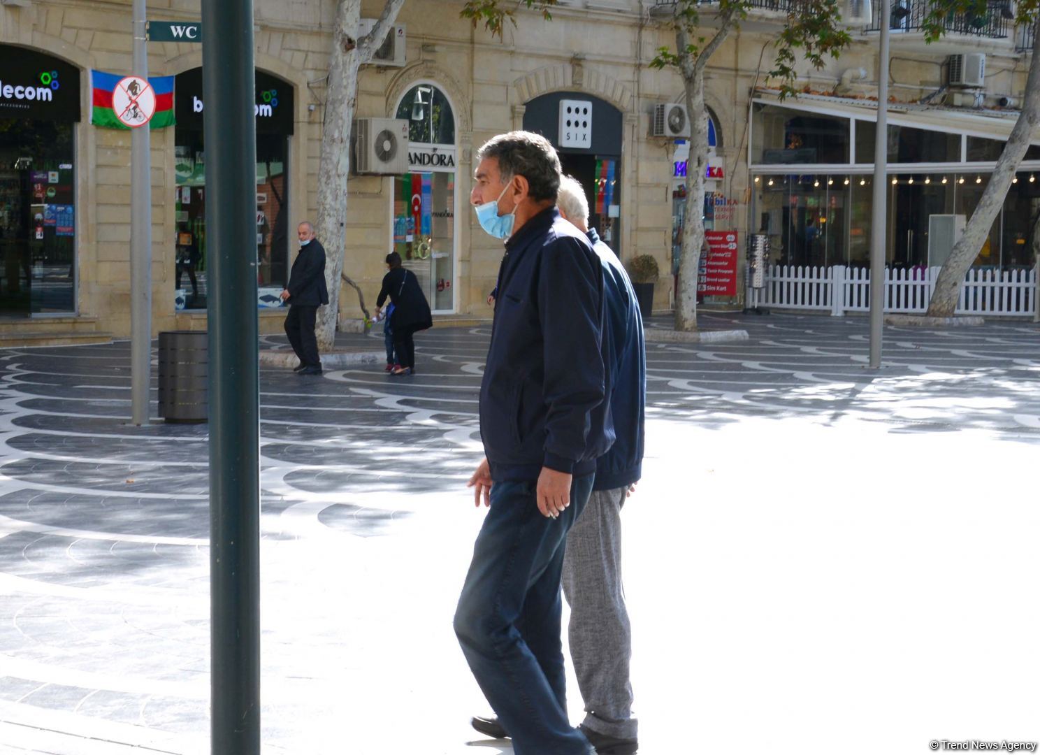 Соблюдают ли правила карантина жители Баку? (ФОТОРЕПОРТАЖ)