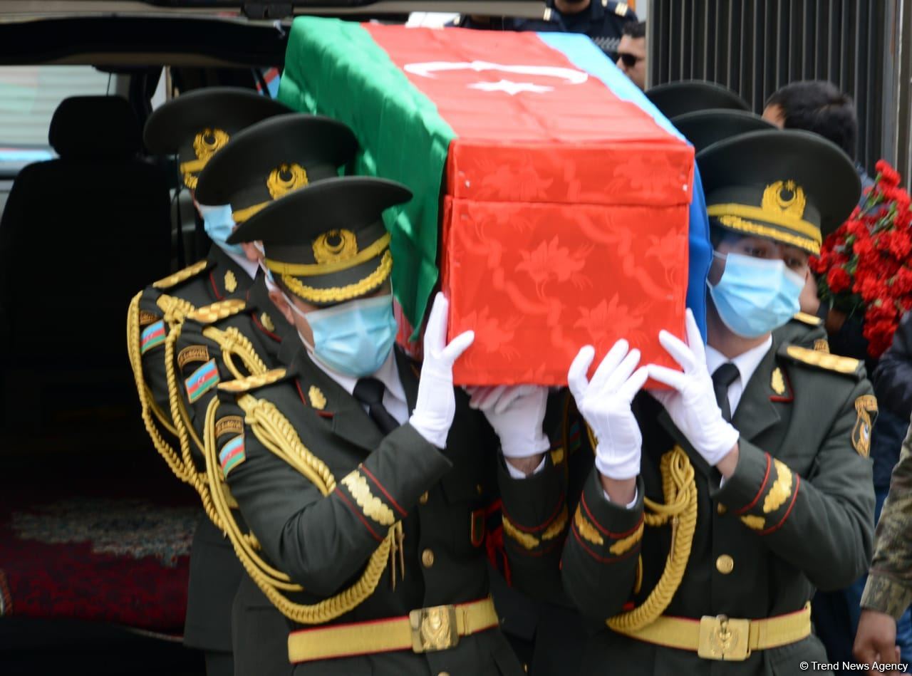 Азербайджанский военнослужащий Дмитрий Солнцев похоронен во второй Аллее шехидов (ФОТО)