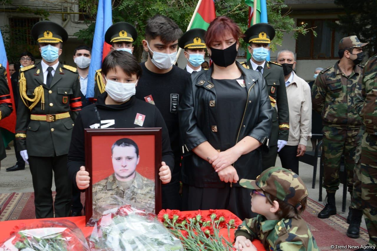 Азербайджанский военнослужащий Дмитрий Солнцев похоронен во второй Аллее шехидов (ФОТО)