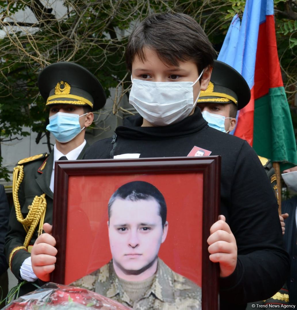 Азербайджанский военнослужащий Дмитрий Солнцев похоронен во второй Аллее шехидов (ФОТО)