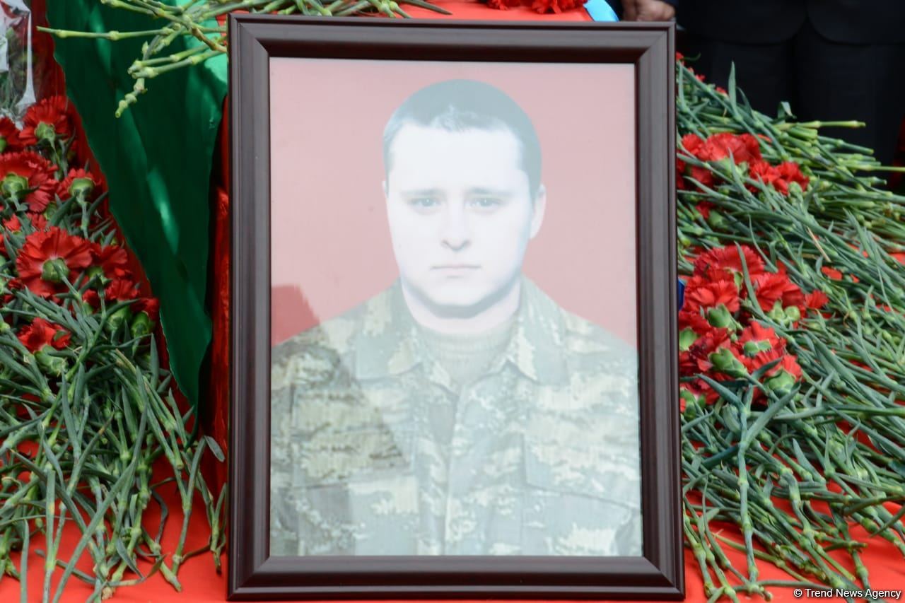 В Баку прощаются с азербайджанским военнослужащим Дмитрием Солнцевым (ФОТО)