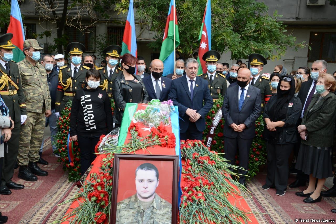 В Баку прощаются с азербайджанским военнослужащим Дмитрием Солнцевым (ФОТО)