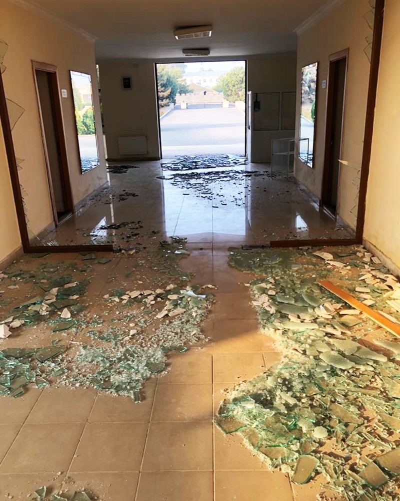 Армянские агрессоры ракетными ударами разрушили Олимпийский центр Барды (ФОТО)