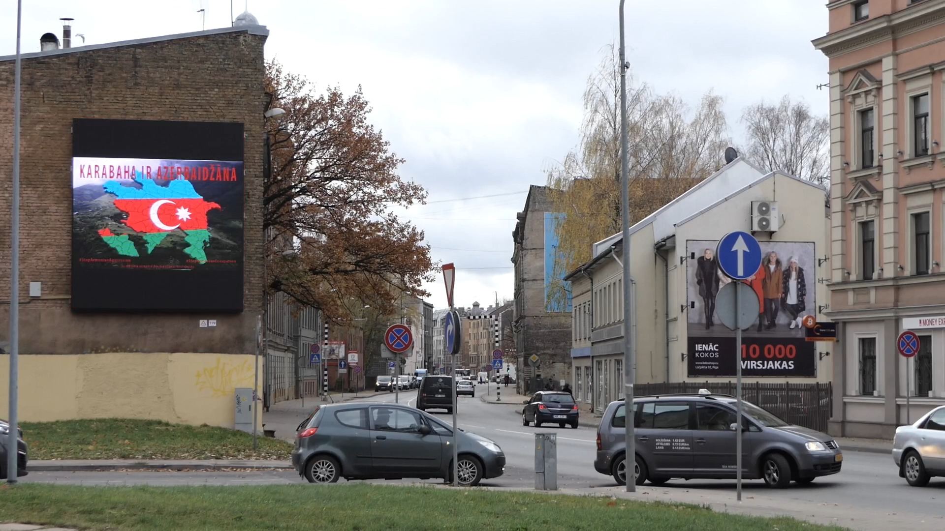 На центральных улицах Риги размещены билборды "Карабах-это Азербайджан!" (ВИДЕО, ФОТО)