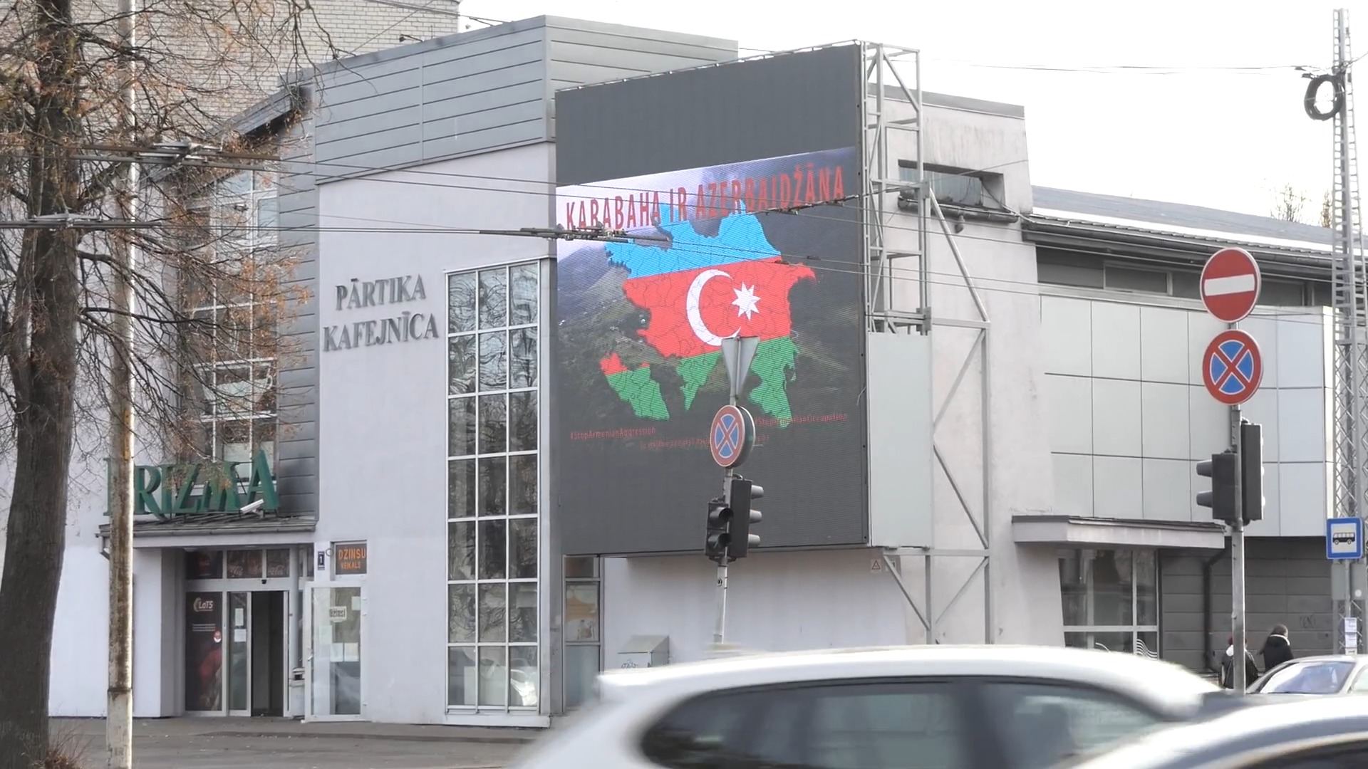 На центральных улицах Риги размещены билборды "Карабах-это Азербайджан!" (ВИДЕО, ФОТО)