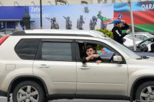 Переполненные счастьем люди празднуют освобождение города Шуша - радость победы в Баку (ФОТО/ВИДЕО)