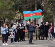 Переполненные счастьем люди празднуют освобождение города Шуша - радость победы в Баку (ФОТО/ВИДЕО)