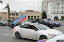 Переполненные счастьем люди празднуют освобождение города Шуша - радость победы в Баку (ФОТО/ВИДЕО)