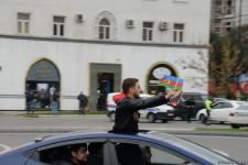 Переполненные счастьем люди празднуют освобождение города Шуша - радость победы в Баку (ФОТО/ВИДЕО)