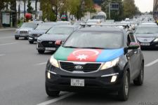 Переполненные счастьем люди празднуют освобождение города Шуша - радость победы в Баку (ФОТО/ВИДЕО)