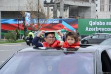 Переполненные счастьем люди празднуют освобождение города Шуша - радость победы в Баку (ФОТО/ВИДЕО)