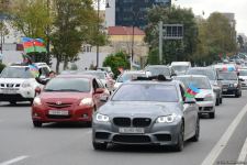 Переполненные счастьем люди празднуют освобождение города Шуша - радость победы в Баку (ФОТО/ВИДЕО)