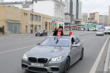 Переполненные счастьем люди празднуют освобождение города Шуша - радость победы в Баку (ФОТО/ВИДЕО)