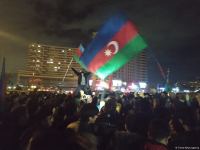 Жители Баку празднуют победу в войне за Карабах (ФОТО/ВИДЕО)