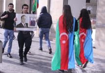 На улицах Баку массовое шествие в честь победы Азербайджана над Арменией (ВИДЕО, ФОТО)