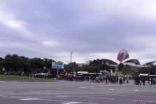 На улицах Баку массовое шествие в честь победы Азербайджана над Арменией (ВИДЕО, ФОТО)