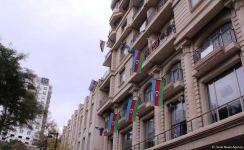 На улицах Баку массовое шествие в честь победы Азербайджана над Арменией (ВИДЕО, ФОТО)