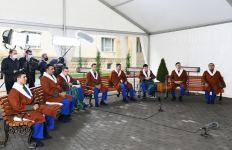 Президент Азербайджана Ильхам Алиев и Первая леди Мехрибан Алиева встретились с военнослужащими, проходящими лечение в Клиническом медцентре №1 (ФОТО)