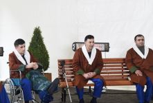 Президент Азербайджана Ильхам Алиев и Первая леди Мехрибан Алиева встретились с военнослужащими, проходящими лечение в Клиническом медцентре №1 (ФОТО)