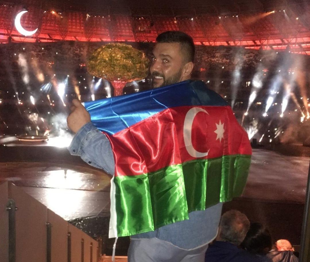 Известный дизайнер поздравил Азербайджан с победой (ВИДЕО)